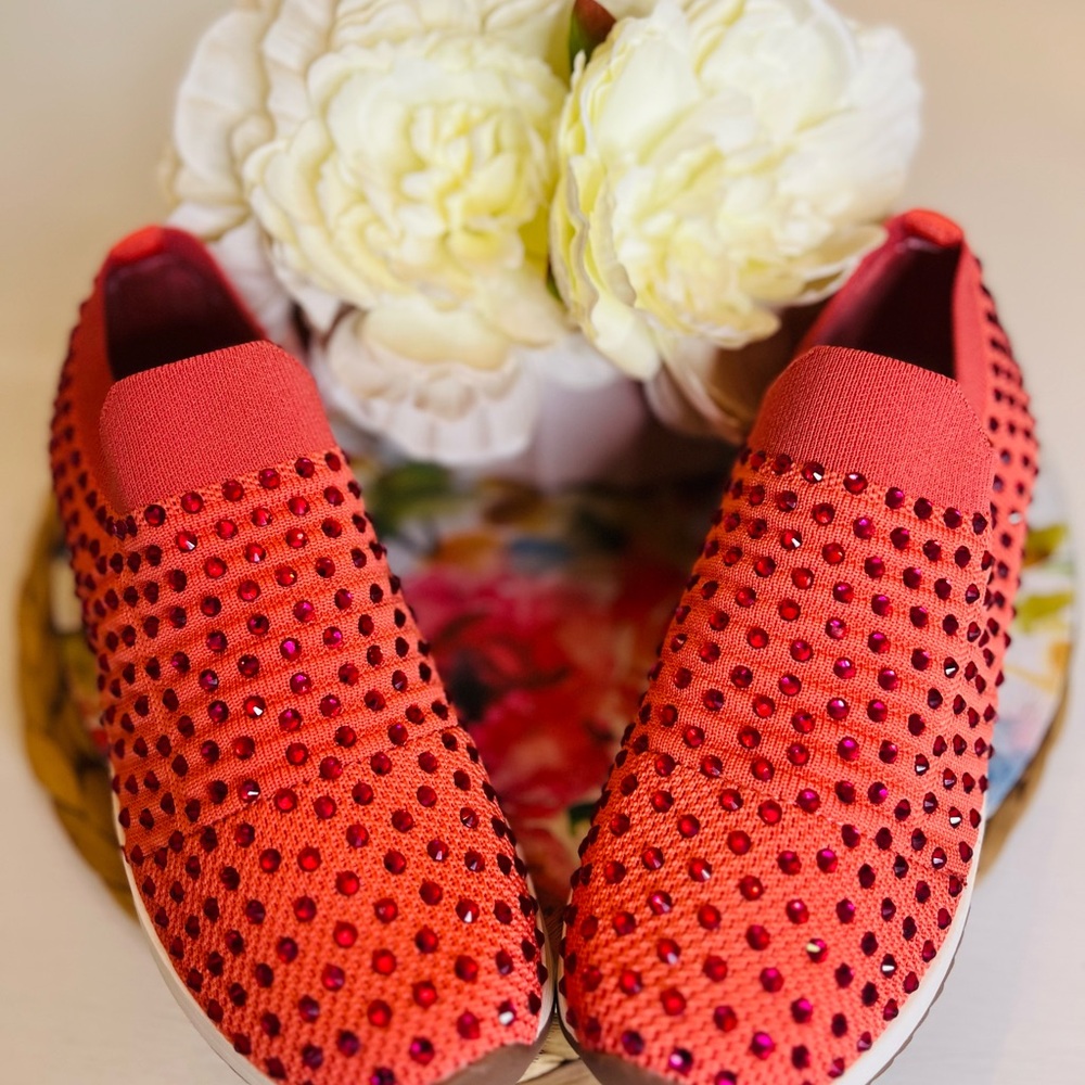 REACTION KENNETH COLE Coral Beaded‎ Sneakers|6.5|NWOT - Picture 3 of 8